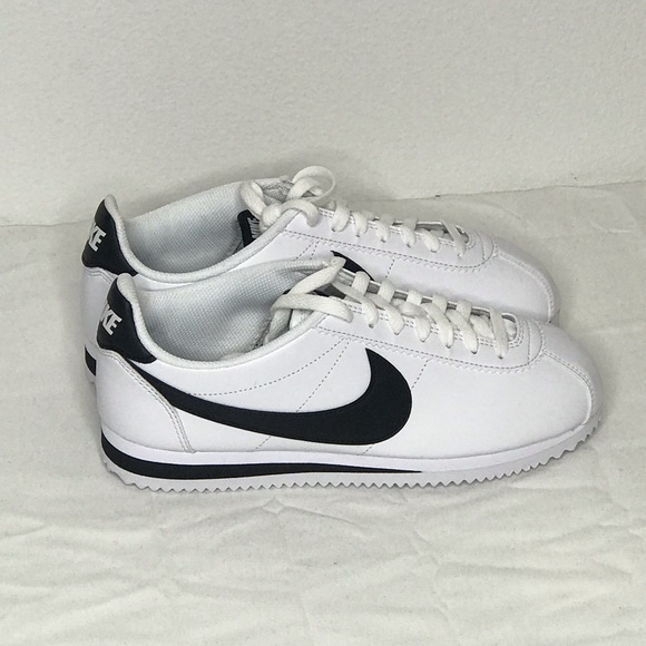 white leather nike shoes womens
